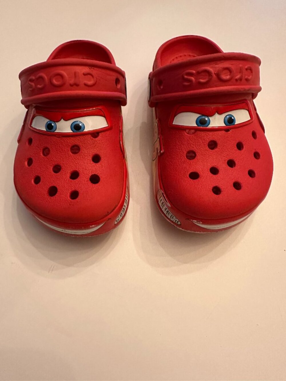 Disney Pixar Cars Lightning McQueen Light Up Crocs Toddler C7